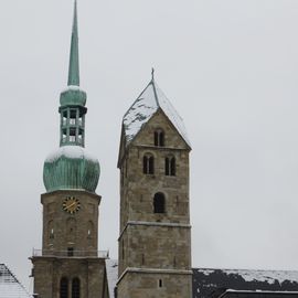 selten: Marien- und Reinoldikirche mit Schneehauben