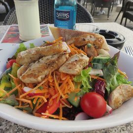 Chicken Special Salad (10,80€)