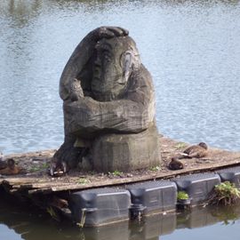 Wassermann von Bernd Moenikes, im Wassergraben