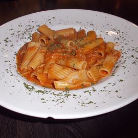 Maccheroni mit Thunfisch und Kapern