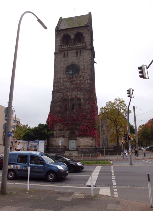 Turm Seitenansicht