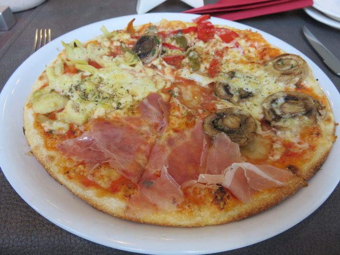 Pizza Quattro Staggioni (11,90€)