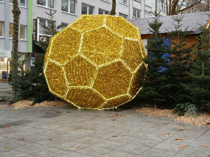 Kleppingstraße 'Der Ball des Anstoßes' (2023)