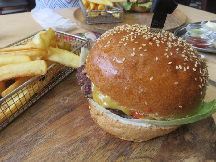 Cheeseburger (7,20 €)