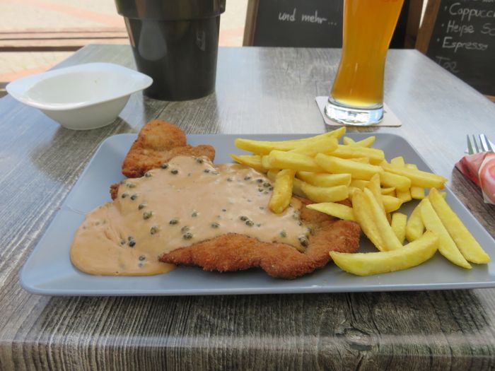 Pfefferrahmschnitzel (Der Salat ist schon weg!)