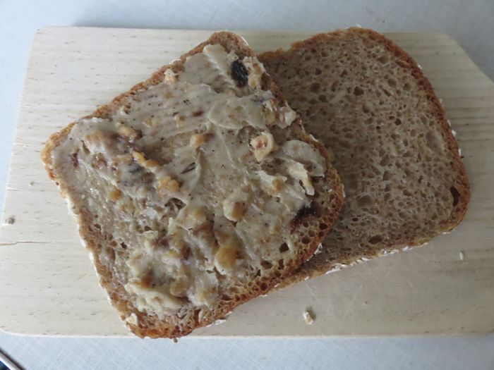 Hafer-Dinkel-Brot mit Griebenschmalz