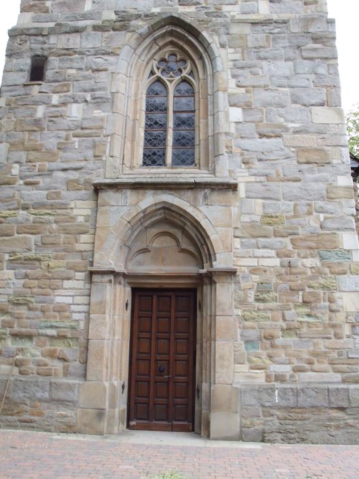 Kirche Brackel, Turm, Eingang