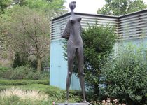 Bild zu Triestina - Skulptur (im Museumsgarten der Sparkasse Duisburg)
