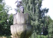 Bild zu Skulpturen im Schlosspark Aplerbeck