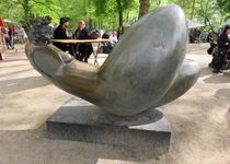 Bild zu Torso - Skulptur im Fredenbaumpark