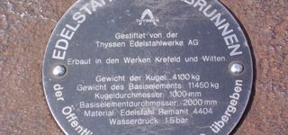 Bild zu Edelstahl-Kugelbrunnen