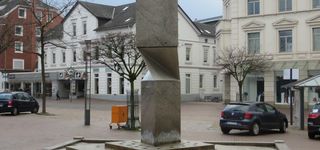 Bild zu Rathausbrunnen mit Brunnenskulptur