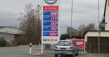 Reingruber Esso-Tankstelle u. Kfz.-Meisterbetrieb in Baiersdorf in Mittelfranken