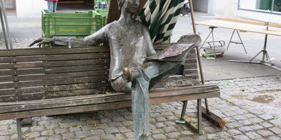 Zeitungsleser - Skulptur in Iserlohn