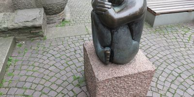 Die Hockende - Skulptur in Hattingen an der Ruhr