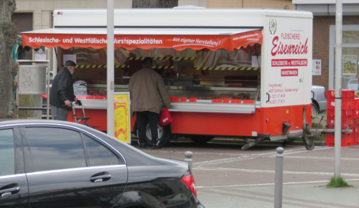 auf dem Wochenmarkt in Do-Dorstfeld