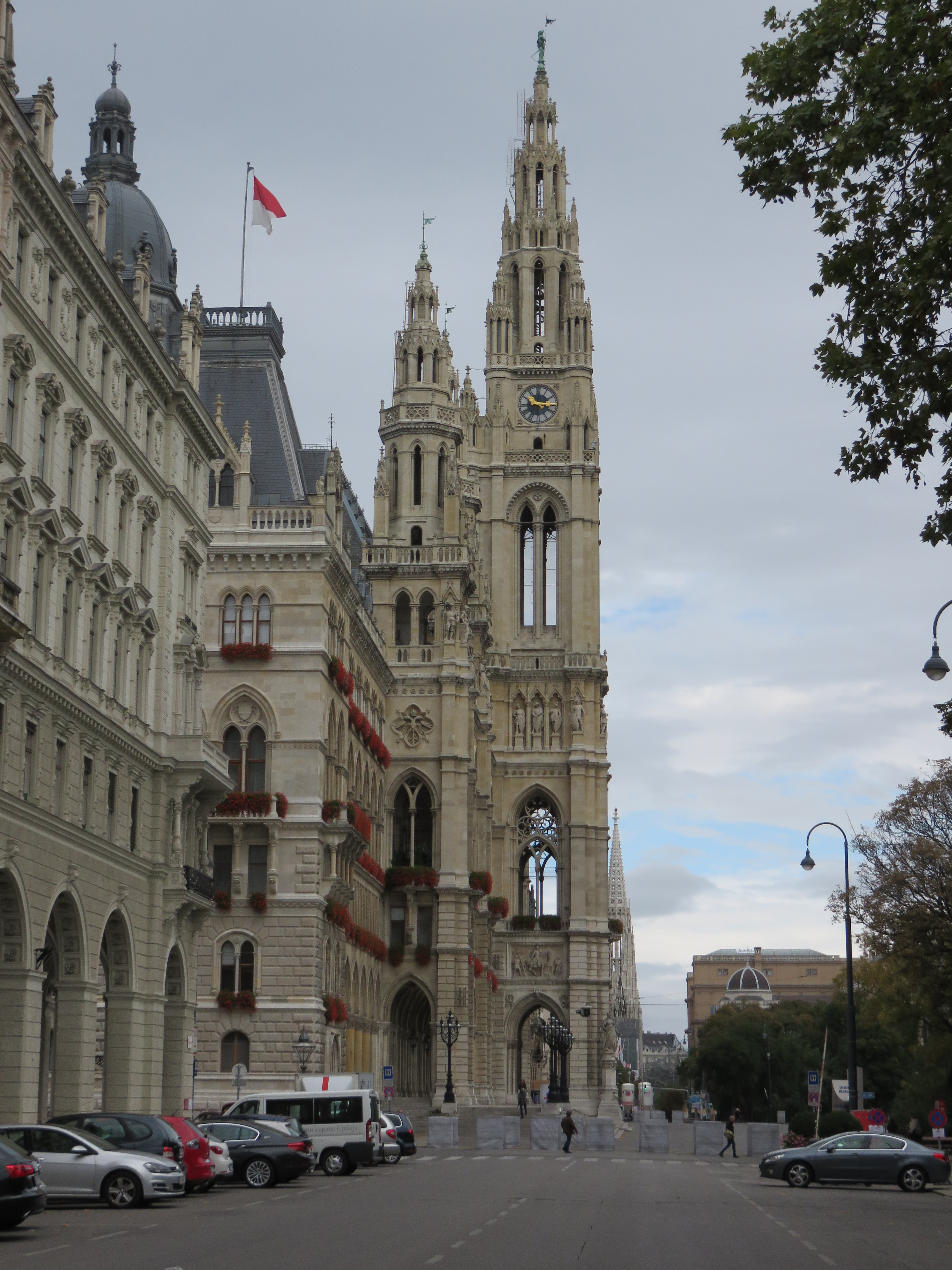 Wien: Rathaus, Seitenansicht