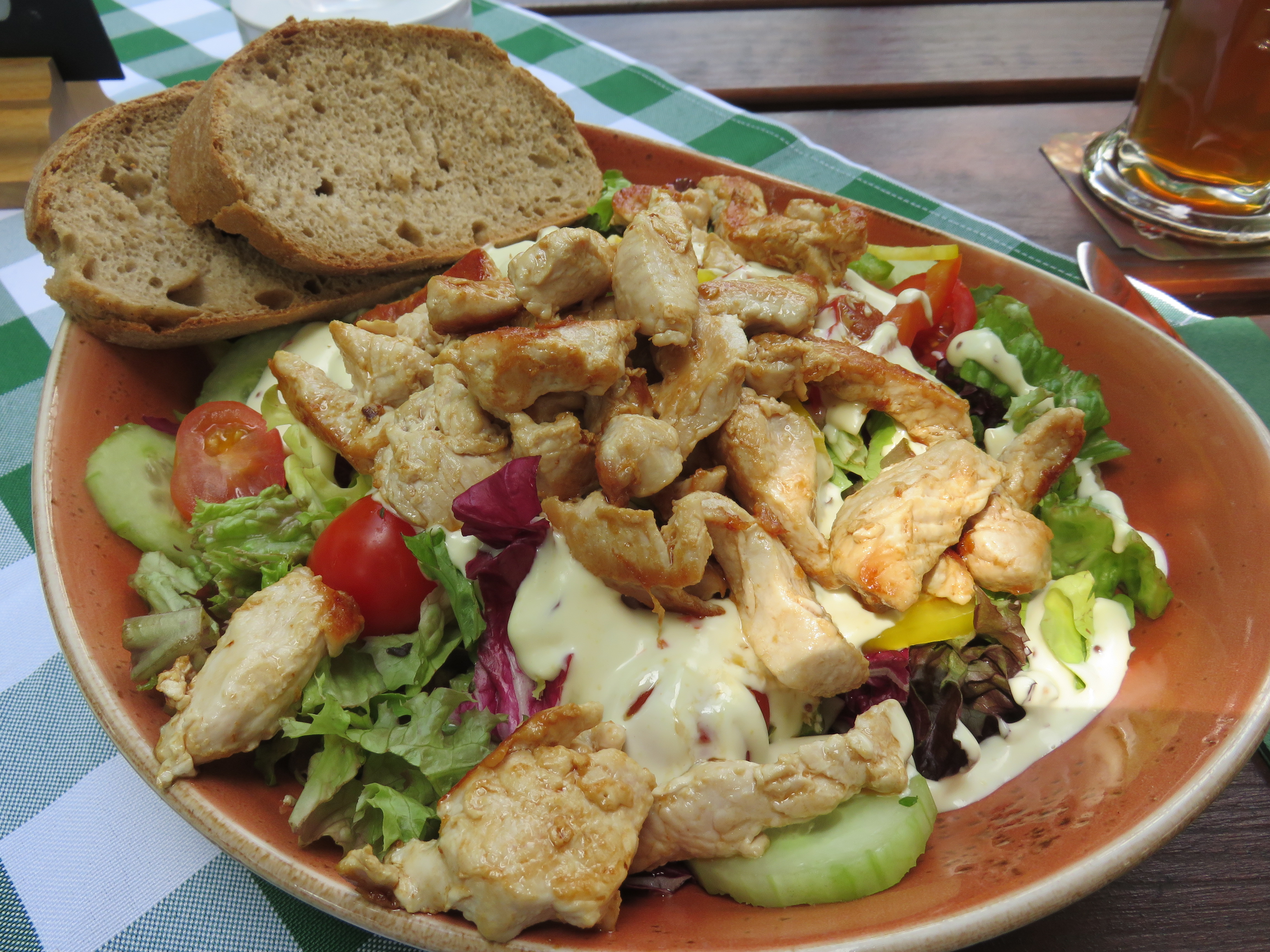 Salat mit Putenstreifen (7,90), von der Tageskarte