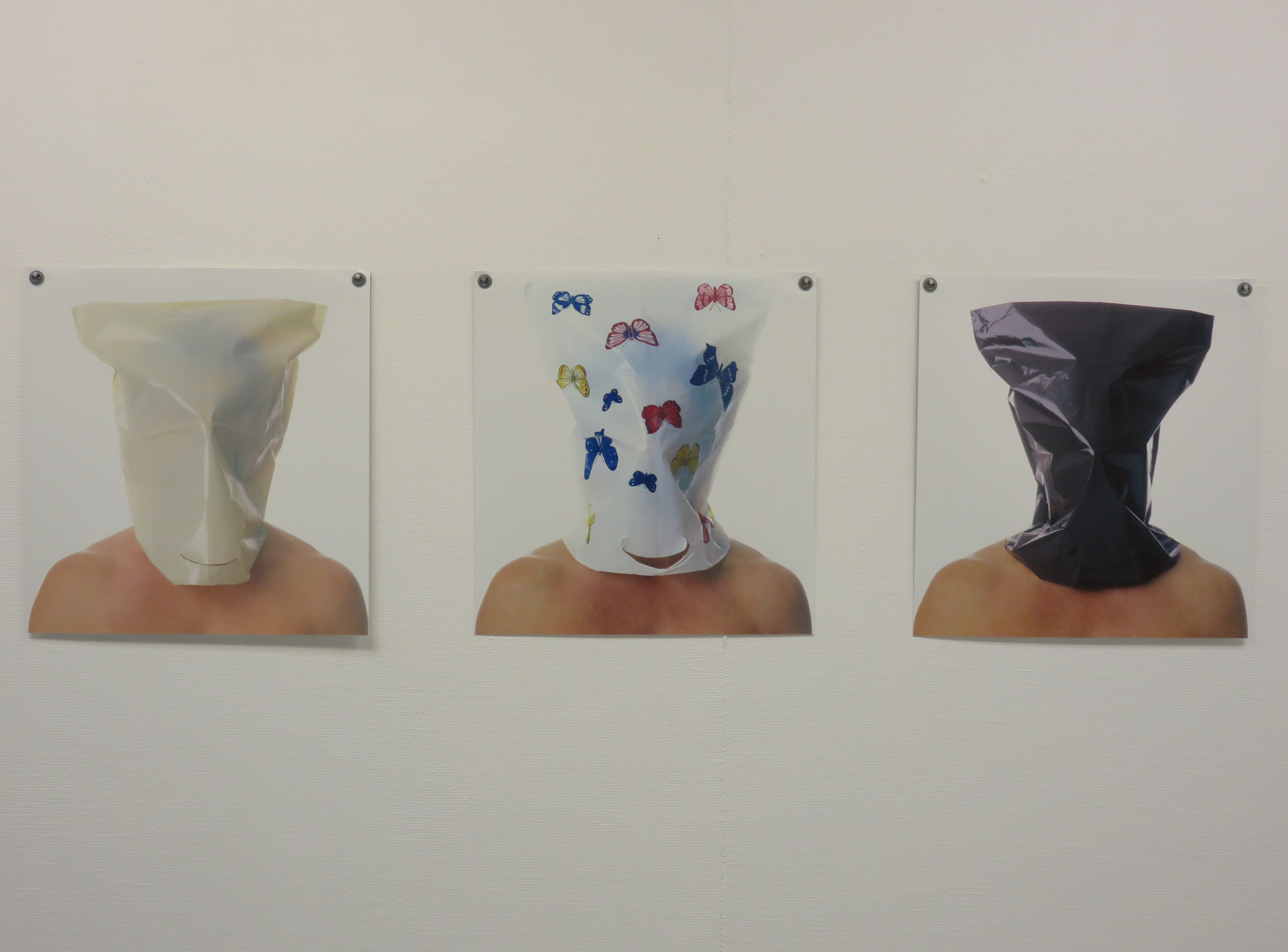 Auf Augenhöhe: Thomas Klegin, 'Passim I Masks' (2003) links
