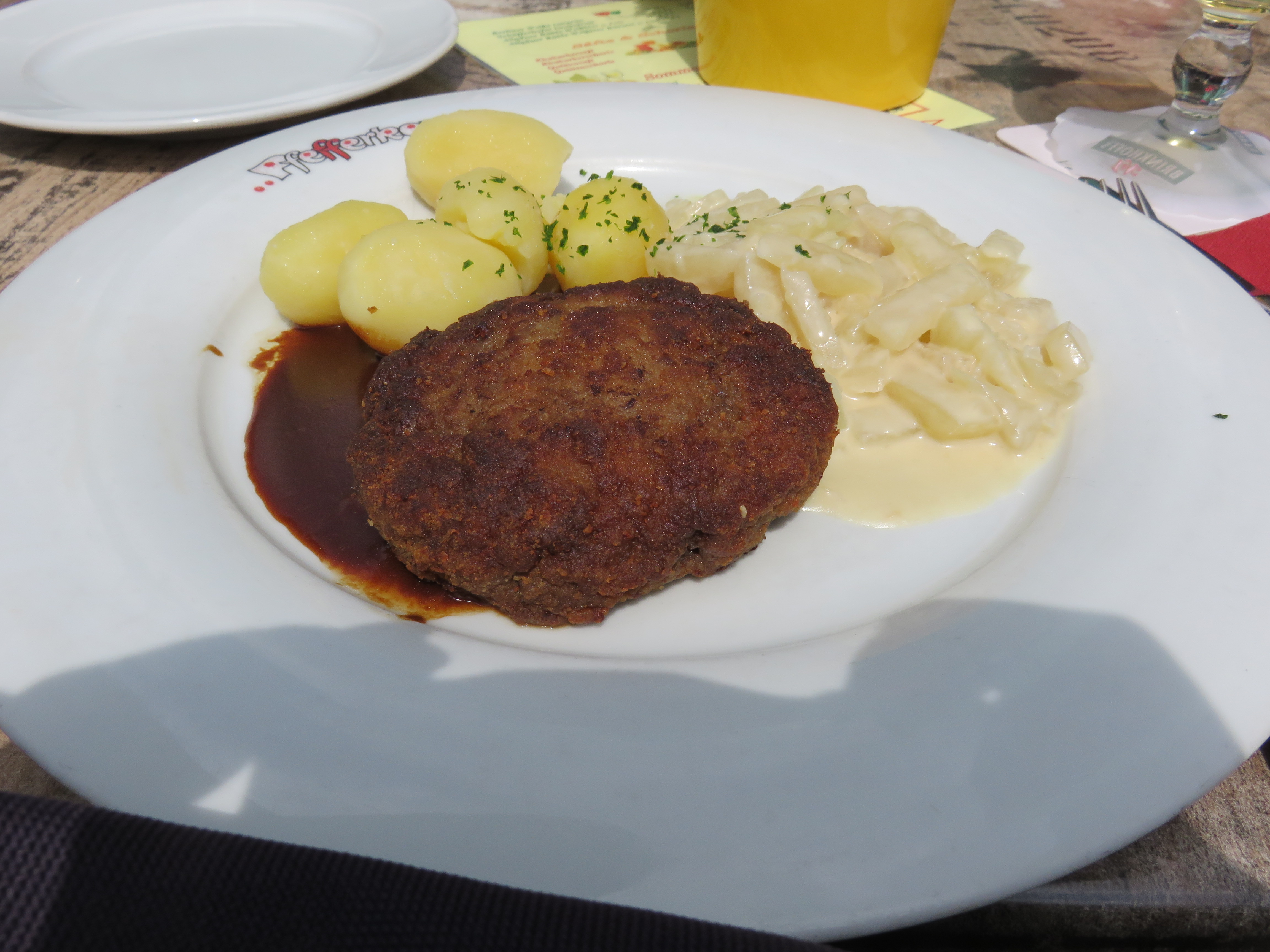 Tagesgericht - Rinderhacksteak mit Kohlrabi (5,49€)