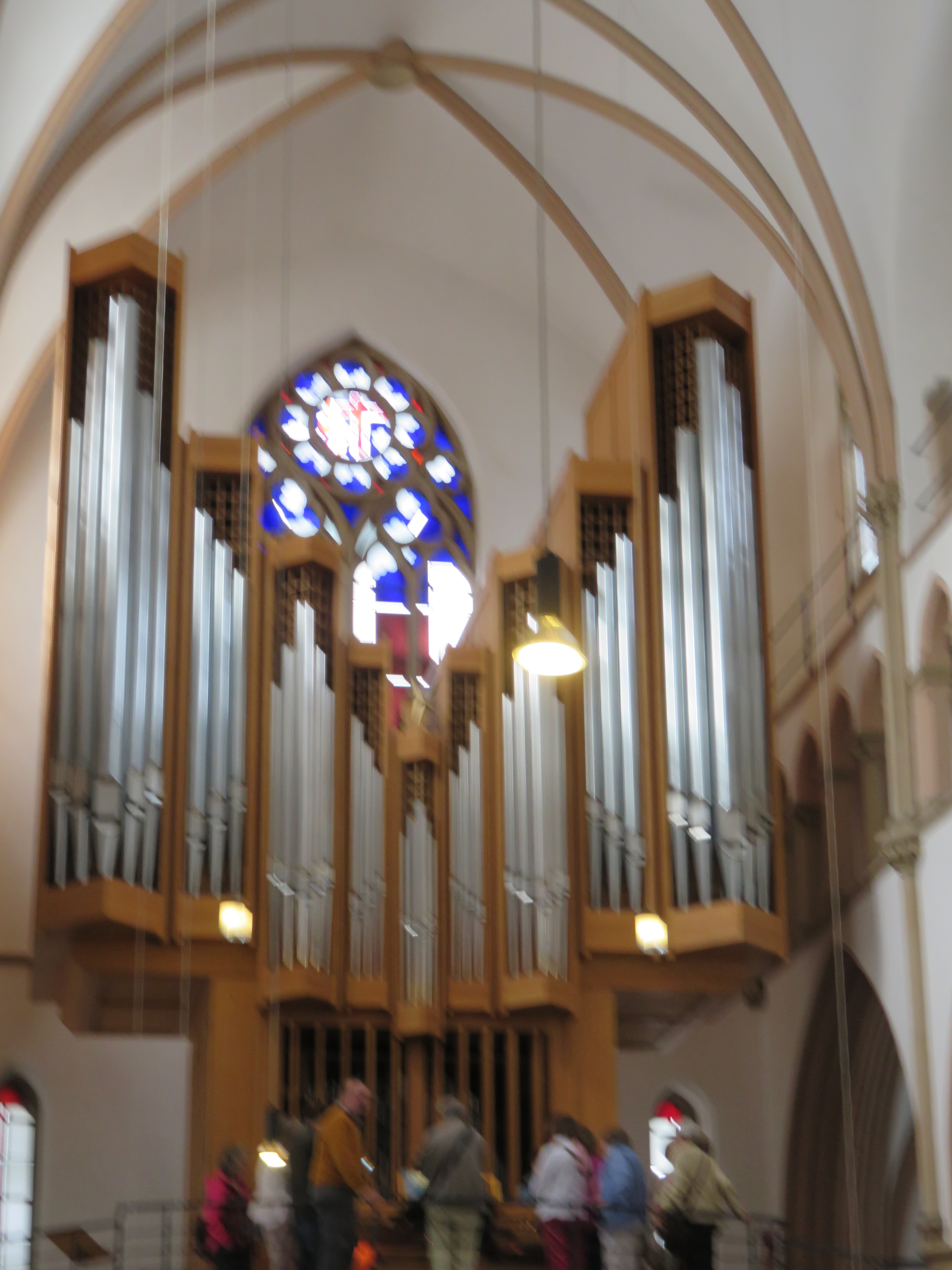 verschwommener Blick zur Orgel