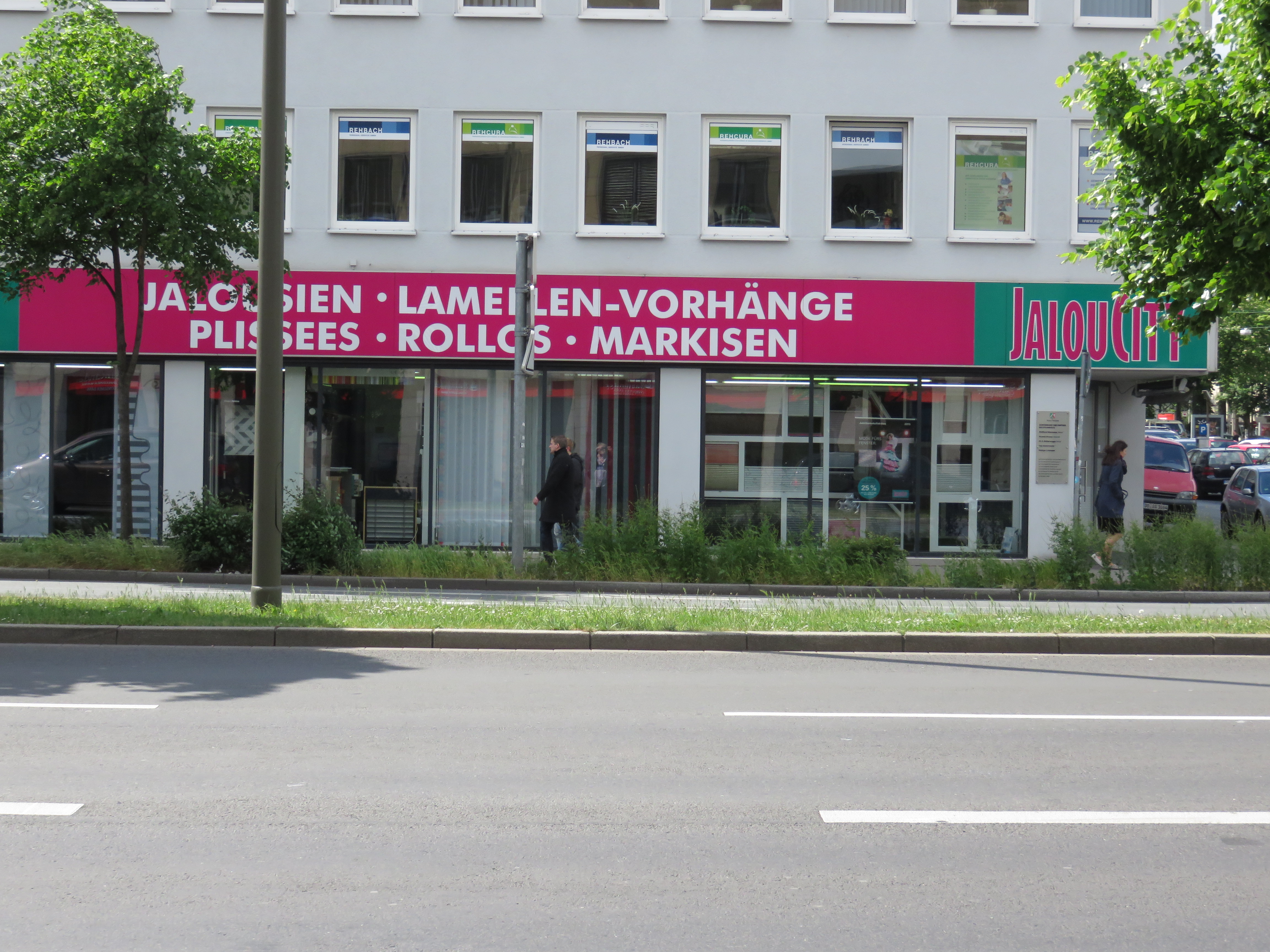 Front zur Straße