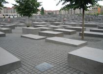 Bild zu Holocaust-Gedenkstätte/ Denkmal für die ermordeten Juden Europas