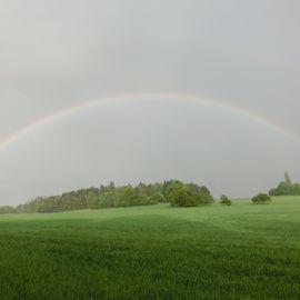 mit Regenbogen