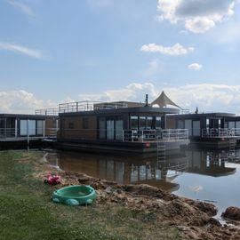 bei den schwimmenden H&auml;usern