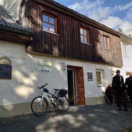 Gebäude mit Haupteingang