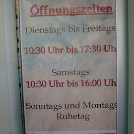 Schild beim Eingang