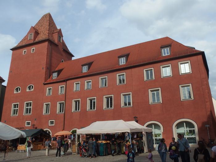 Gebäude, in dem sich das Gericht befindet