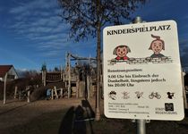 Bild zu Biber-Spielplatz = Kinderspielplatz Biberburg