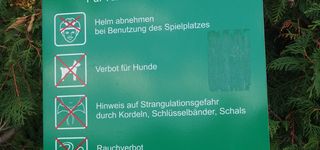 Bild zu Kinderspielplatz beim Pfarramt