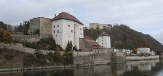Bild zu Burg Unterhaus - Veste Niederhaus