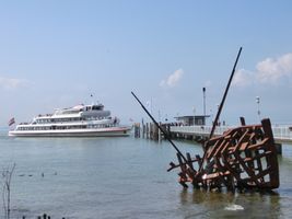 Bild zu Hafen und Schiffsanlegestelle