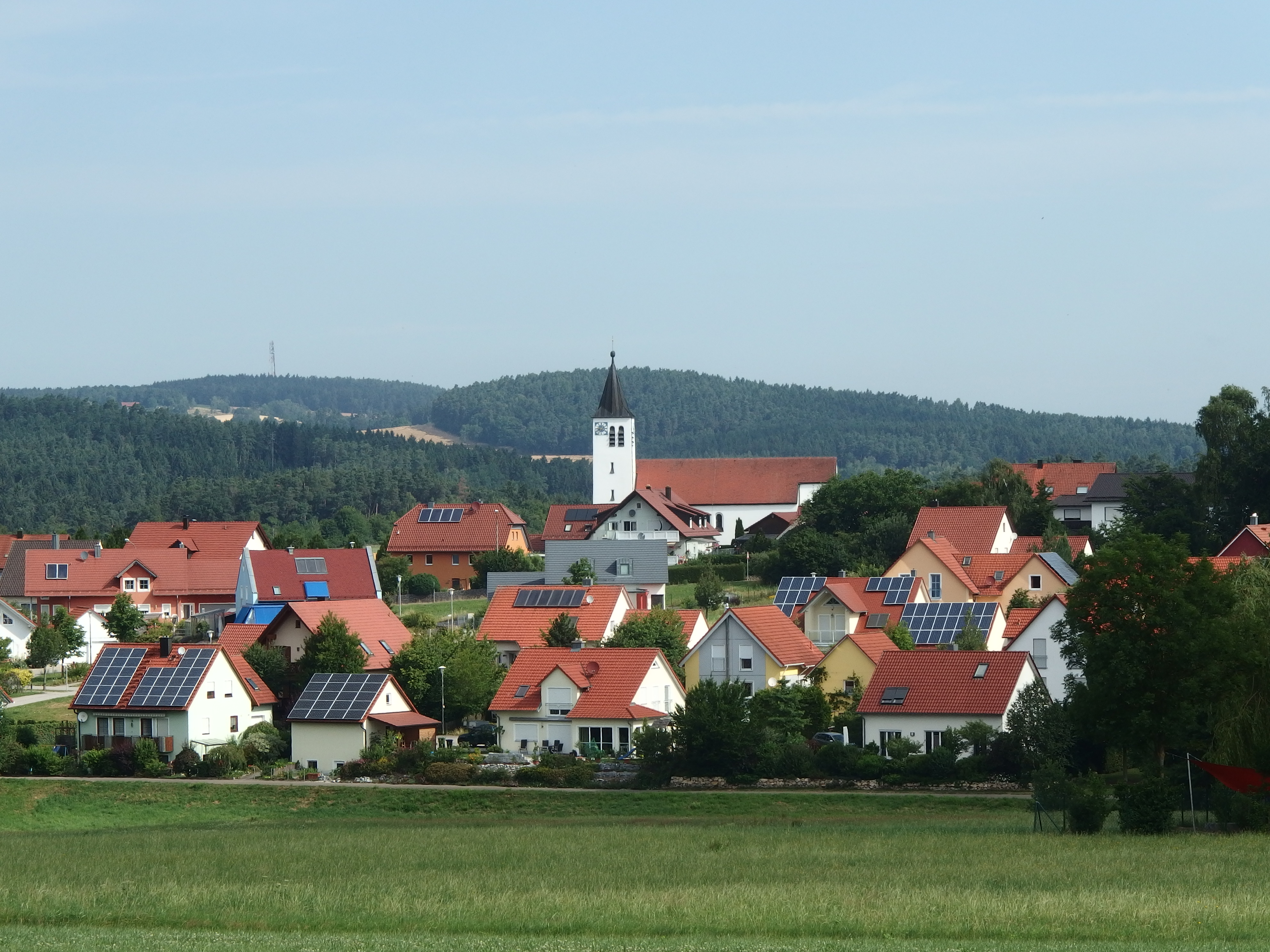 Gemeinde Bernhardswald von Süden gesehen