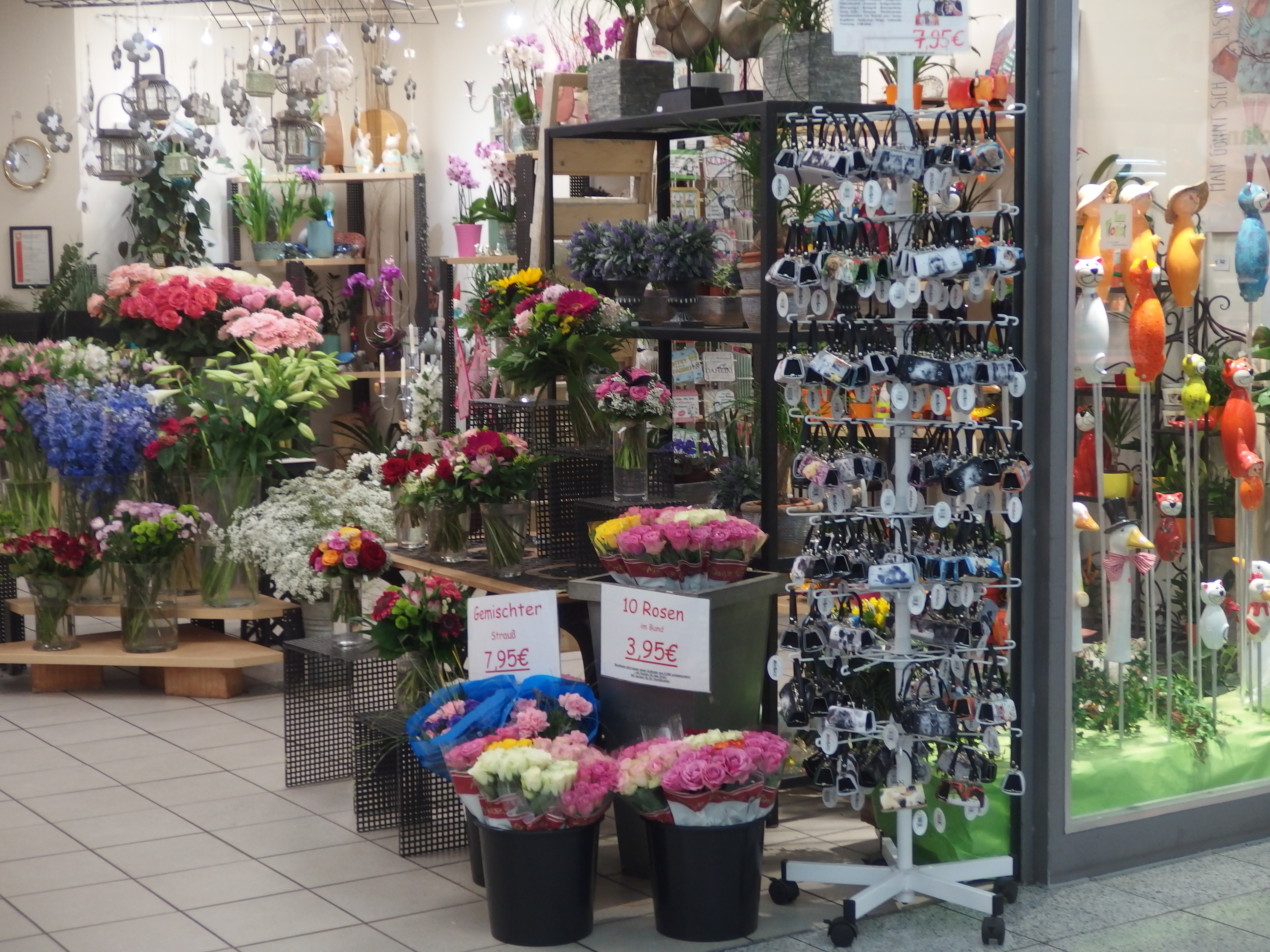 Blumen Sitzberger im Donaueinkaufszentrum