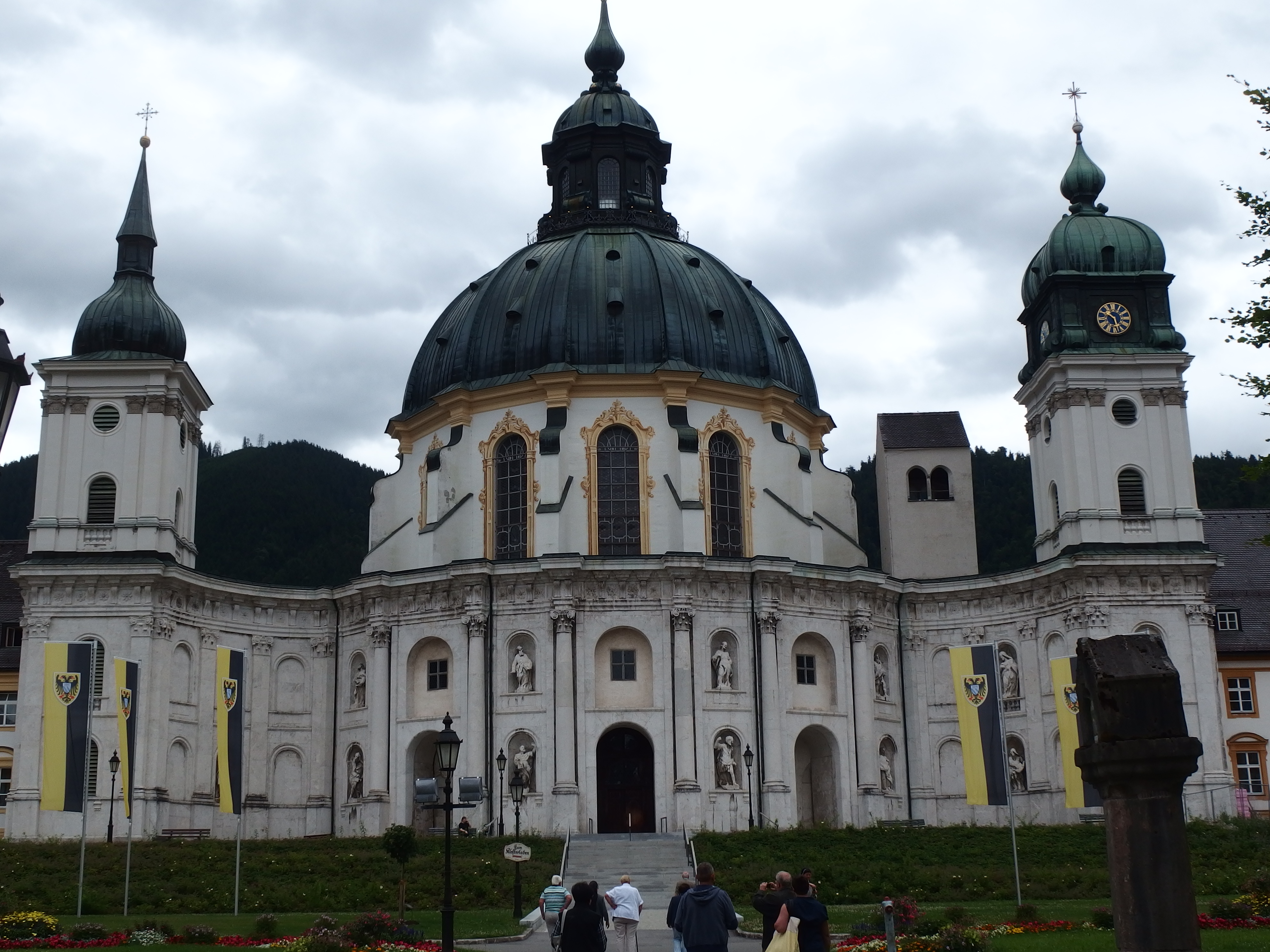 Kirche des Kloster Ettal von außen