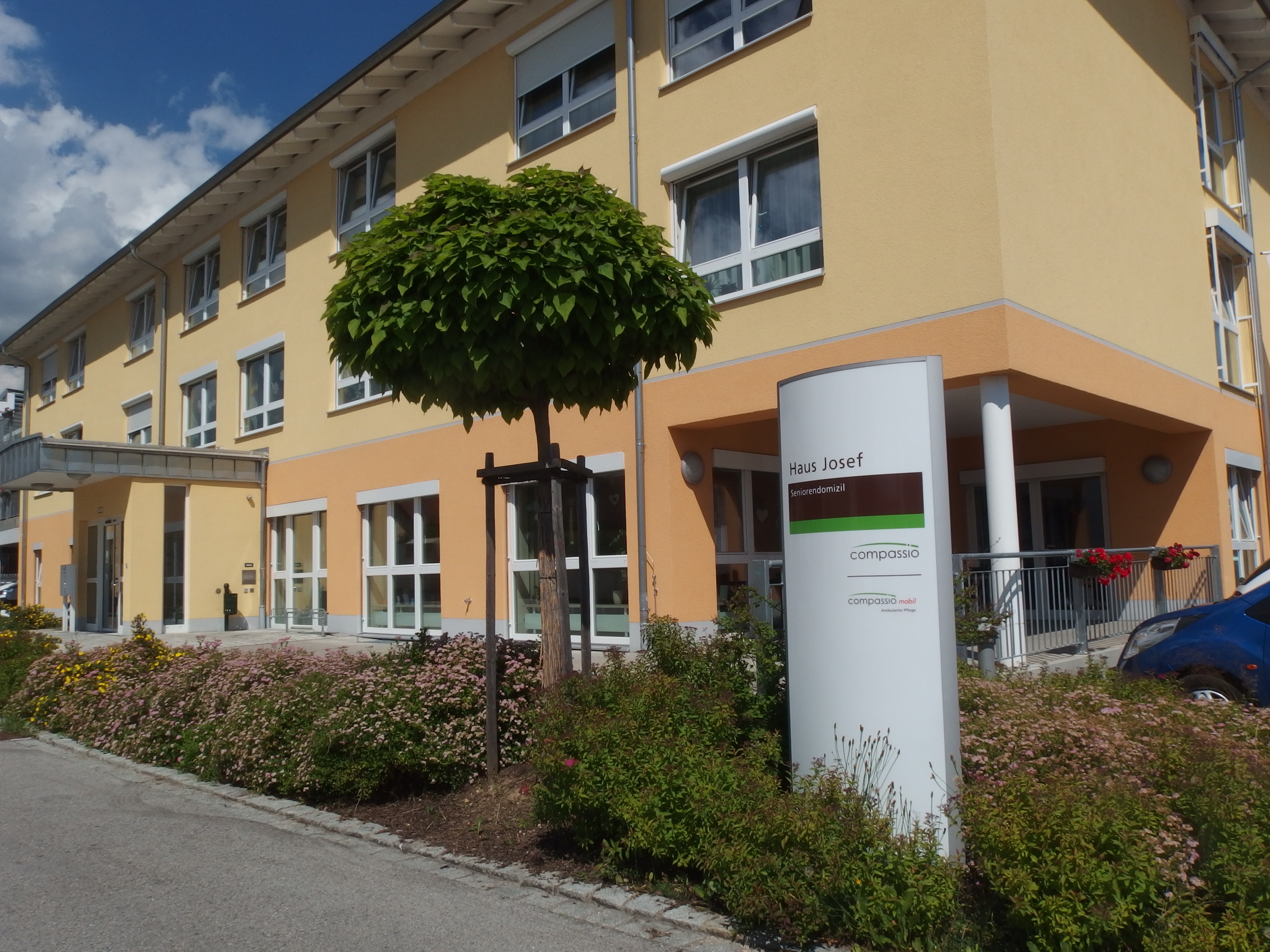 Pflegedienst compassio im Seniorenheim Haus Josef, Wenzenbach