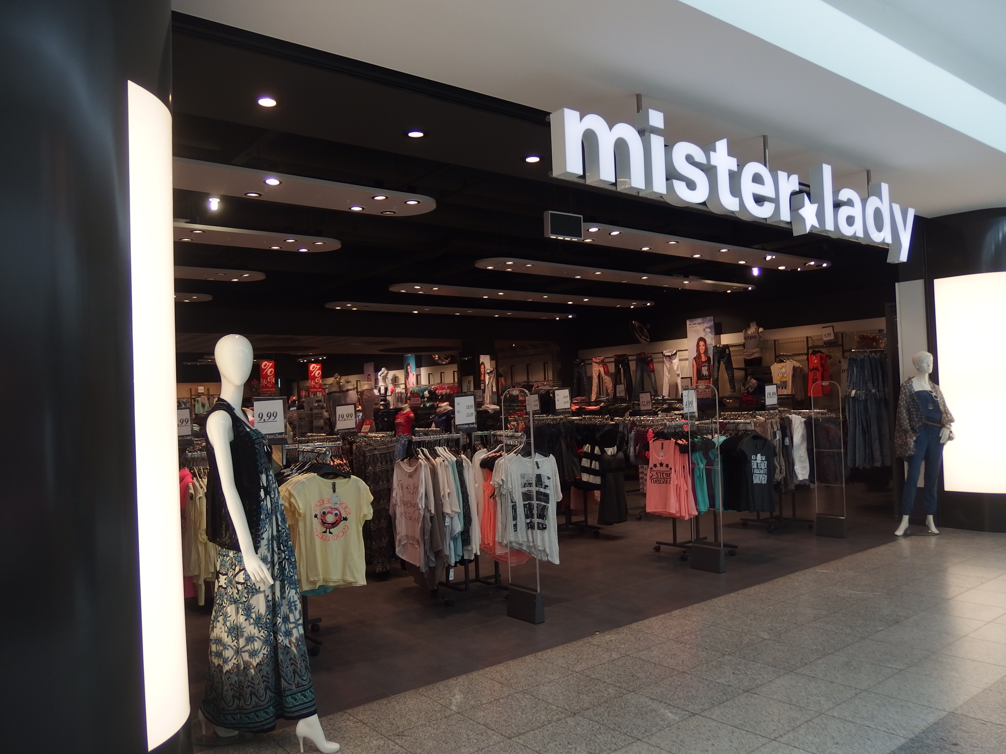 mister*lady im Donaueinkaufszentrum (DEZ)