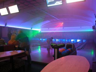 Disko Bowling mit Licht und Laser