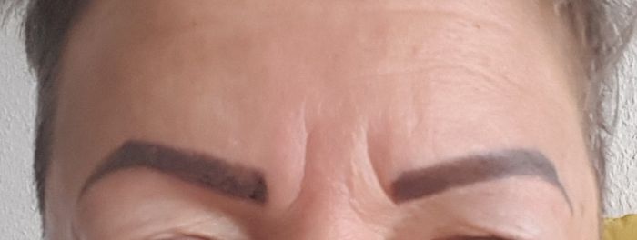 Mißlungenes Microblading kombiniert mit brow powder by beautyfeeling Jitka Am Hasenbiel 1a