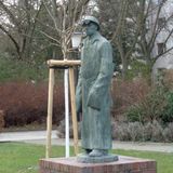 Bronze-Skulptur »Der Stahlwerker« in Berlin
