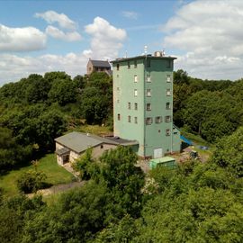 Der vom Stasi-Turm versaute Blick auf die Stiftskirche St. Peter