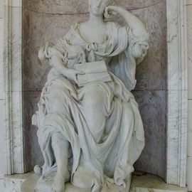 Skulptur der Markgräfin Wilhelmine v. Brandenburg-Bayreuth