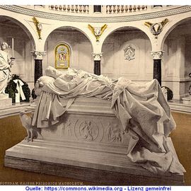 Prunksarkophag für Kaiser Friedrich III. in der Rotunde des Mausoleums.
Aufnahme um 1900