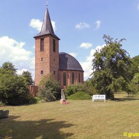Dorfkirche vom Chamisso-Museum aus.