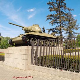 Sowjetisches Ehrenmal Tiergarten - T34-Panzer