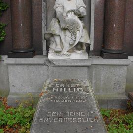 Sarkophaggrab von Ernst Hillig auf seinem Erbbegräbnis